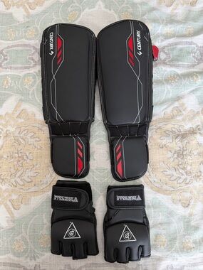 CENTURY Brave sparing Shin Guards with Gloves youth large